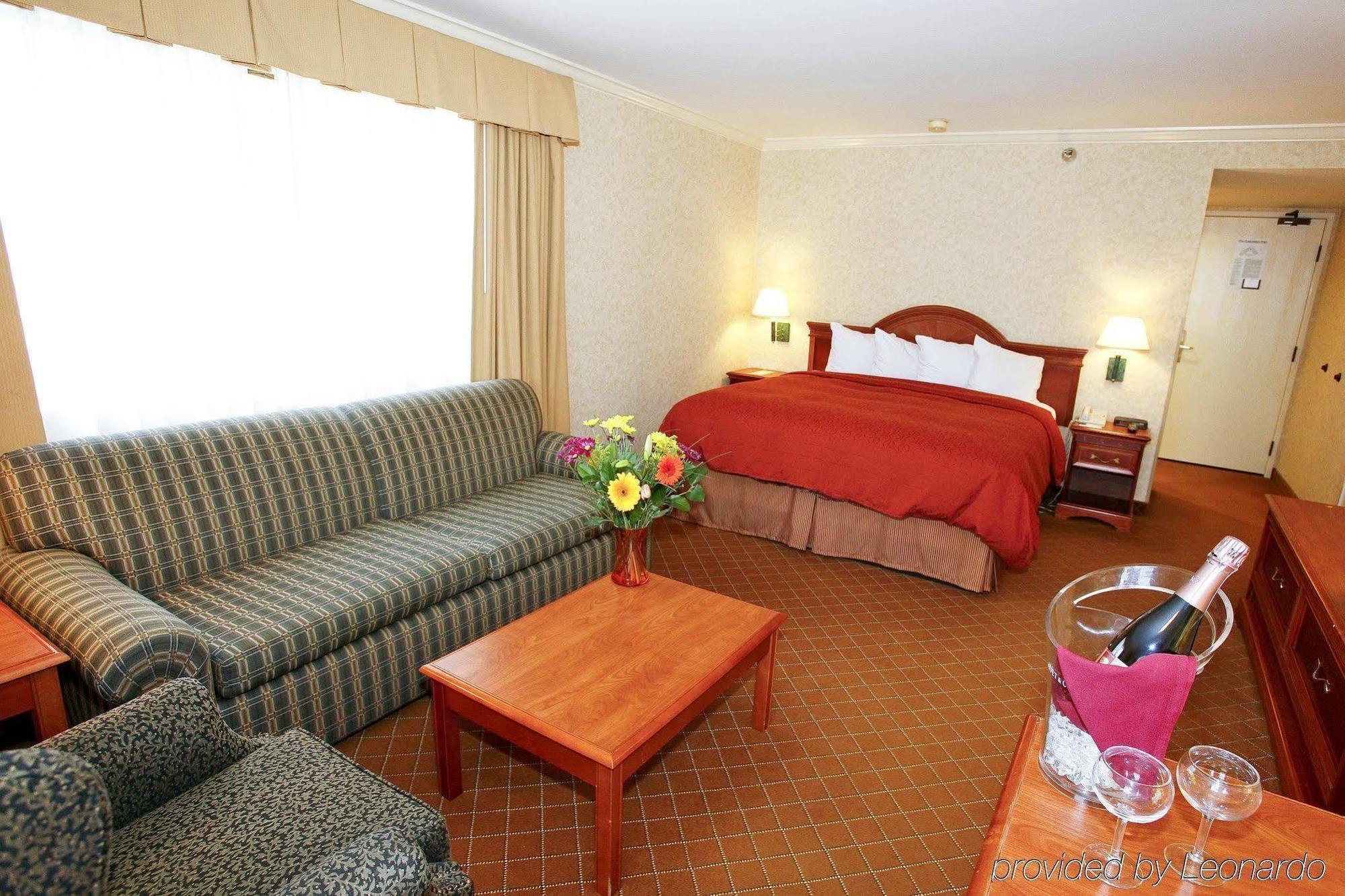Holiday Inn Express Port Hueneme By Ihg Номер фото