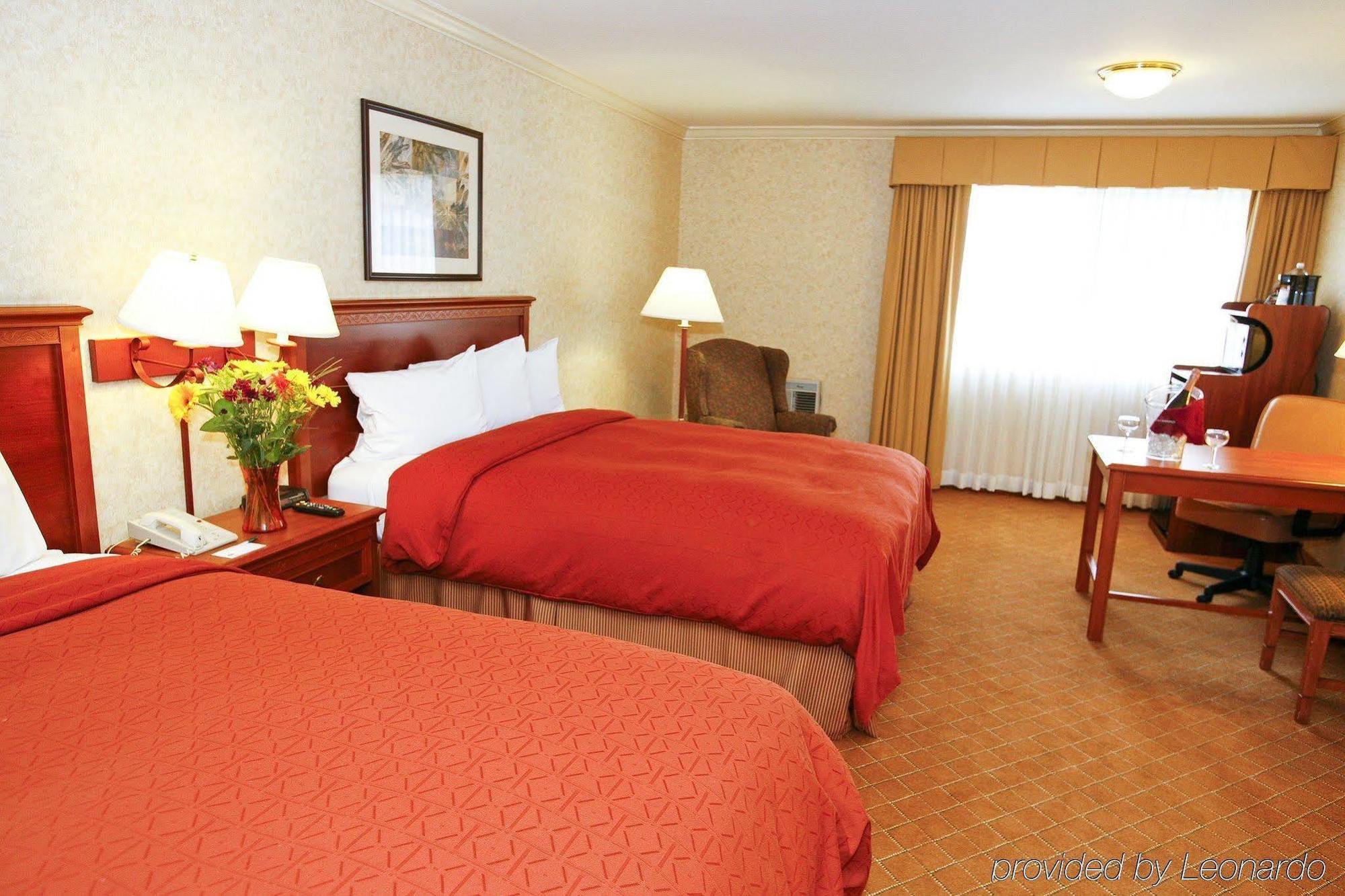 Holiday Inn Express Port Hueneme By Ihg Номер фото